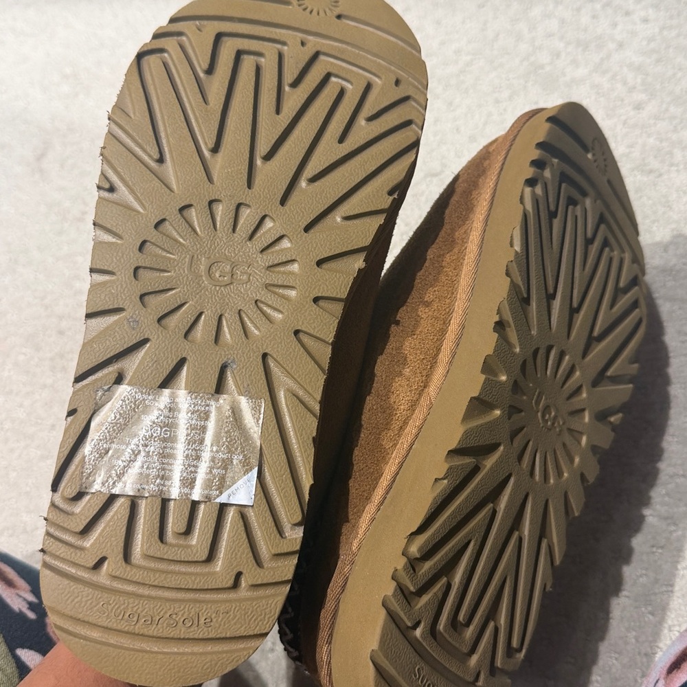 UGG Brown Slippers Size 8 - Picture 3 of 5